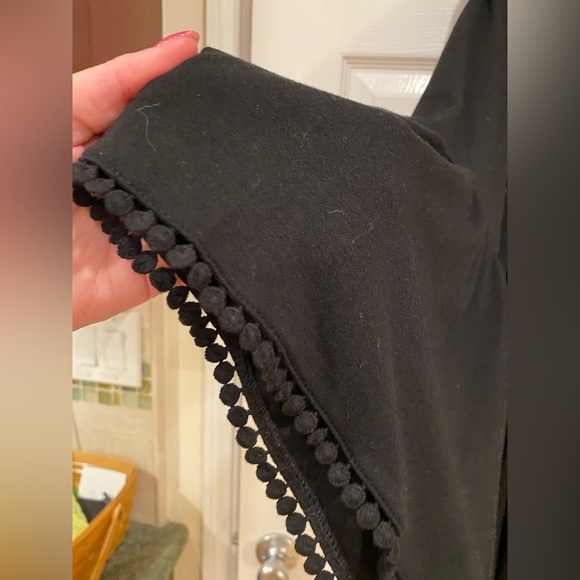 Bell sleeved black dress - Picture 4 of 5